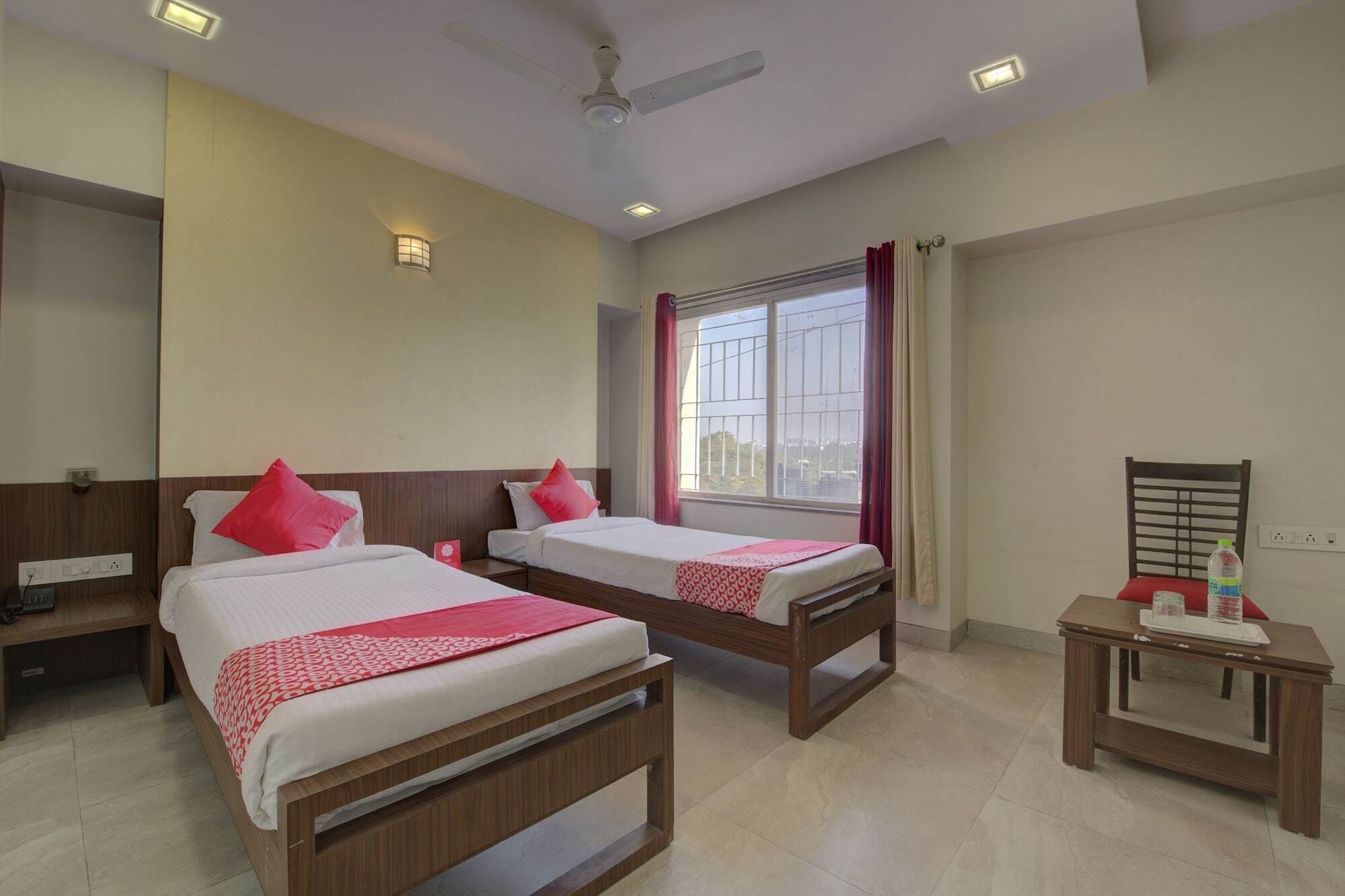 Oyo 24981 Ashwamedh Residency Hotel 2*